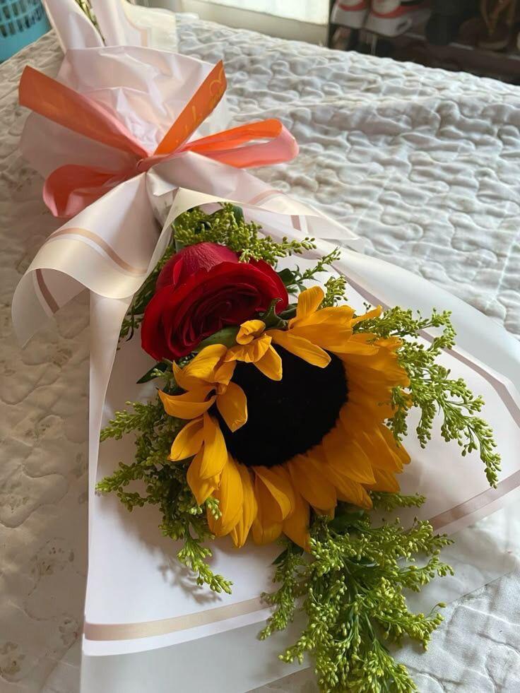 Sunlit Joy yellow ranunculus and white gypsophila bouquet in Ooty
